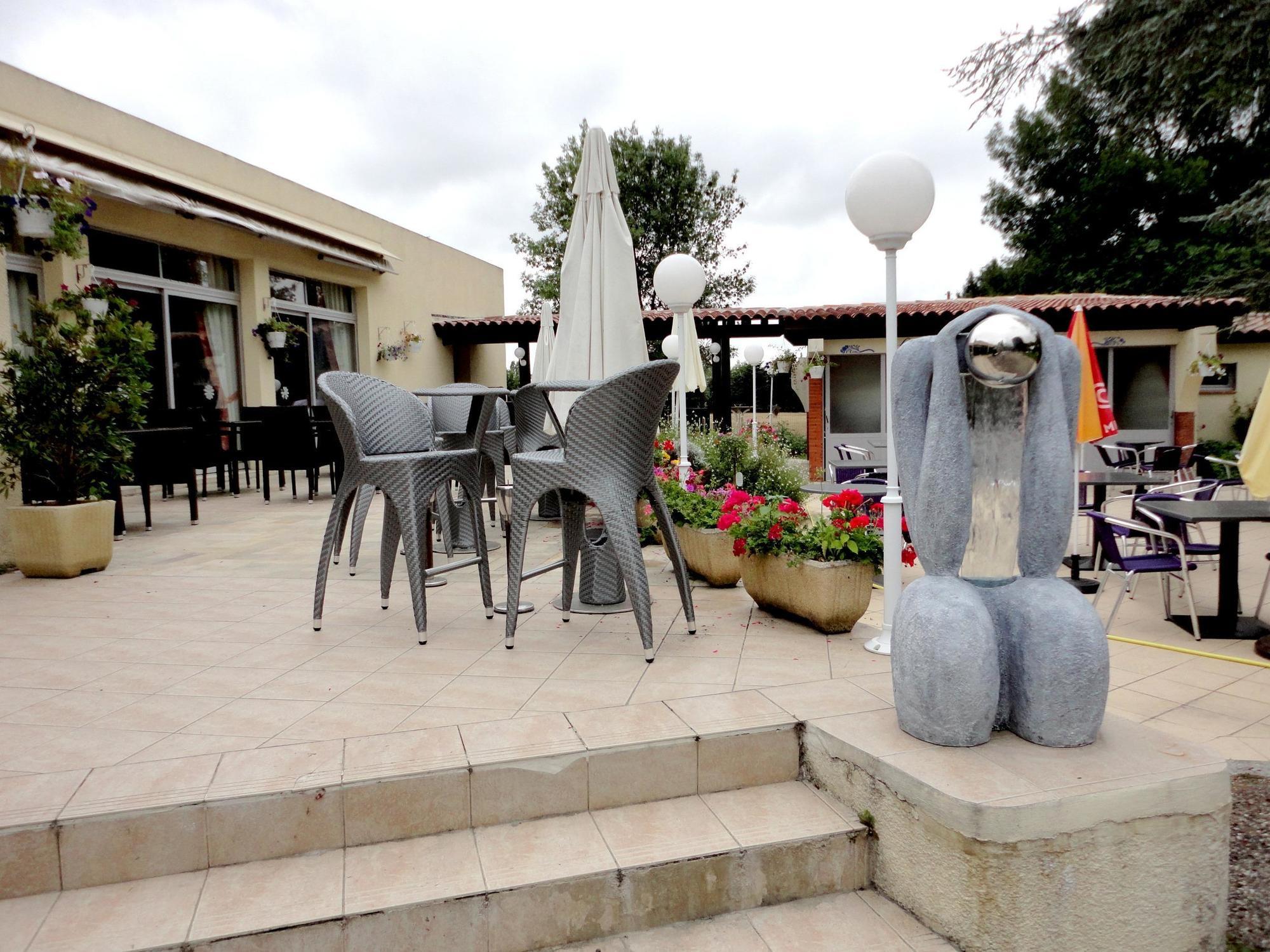 Logis Hotel & Restaurant Le Fleurance Exterior foto