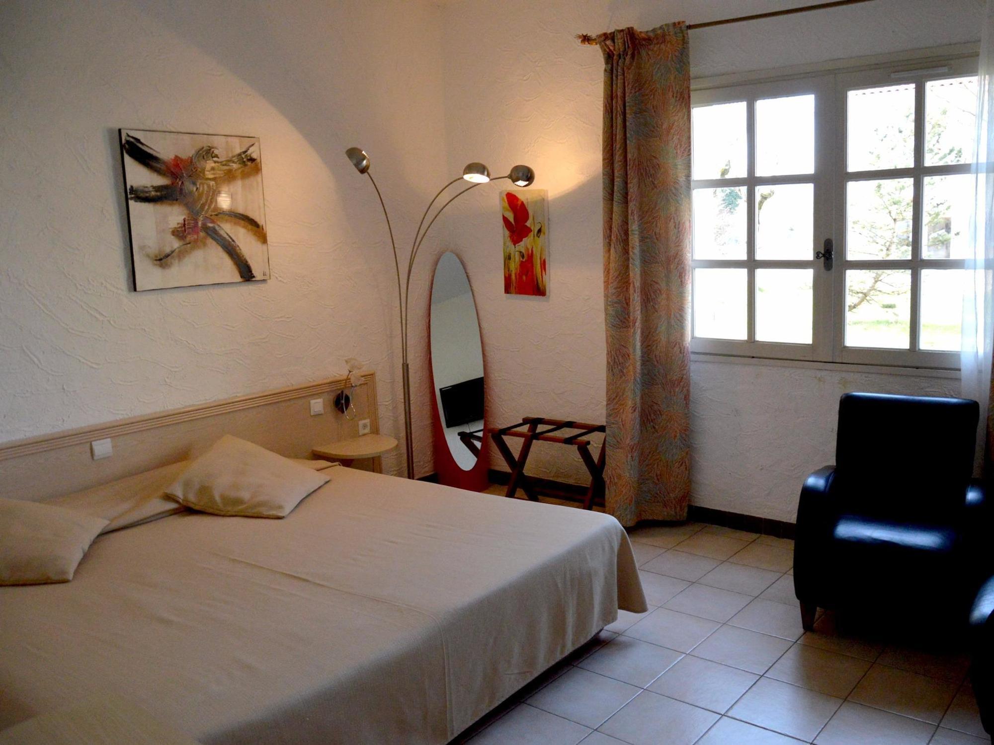 Logis Hotel & Restaurant Le Fleurance Exterior foto